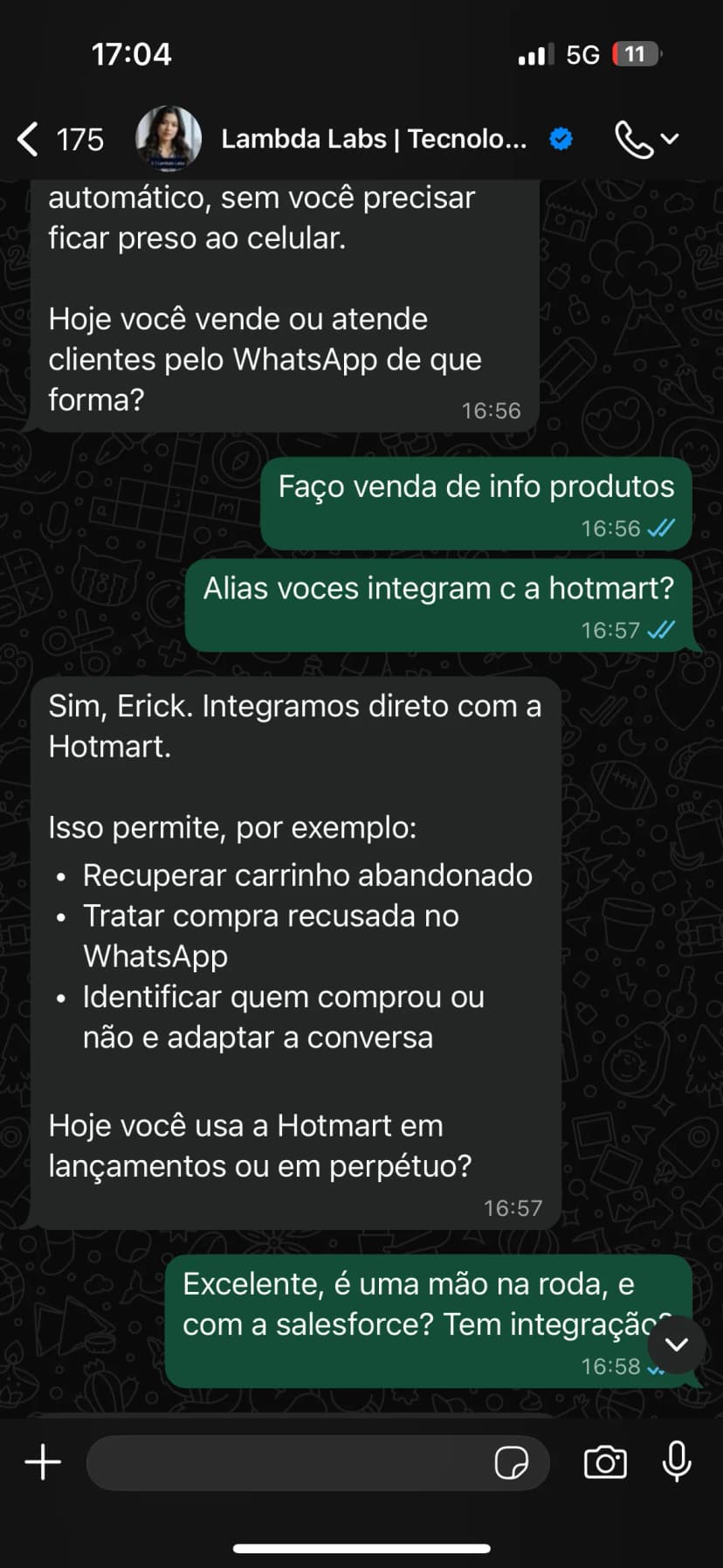 Cliente pergunta no WhatsApp sobre integração com Salesforce.