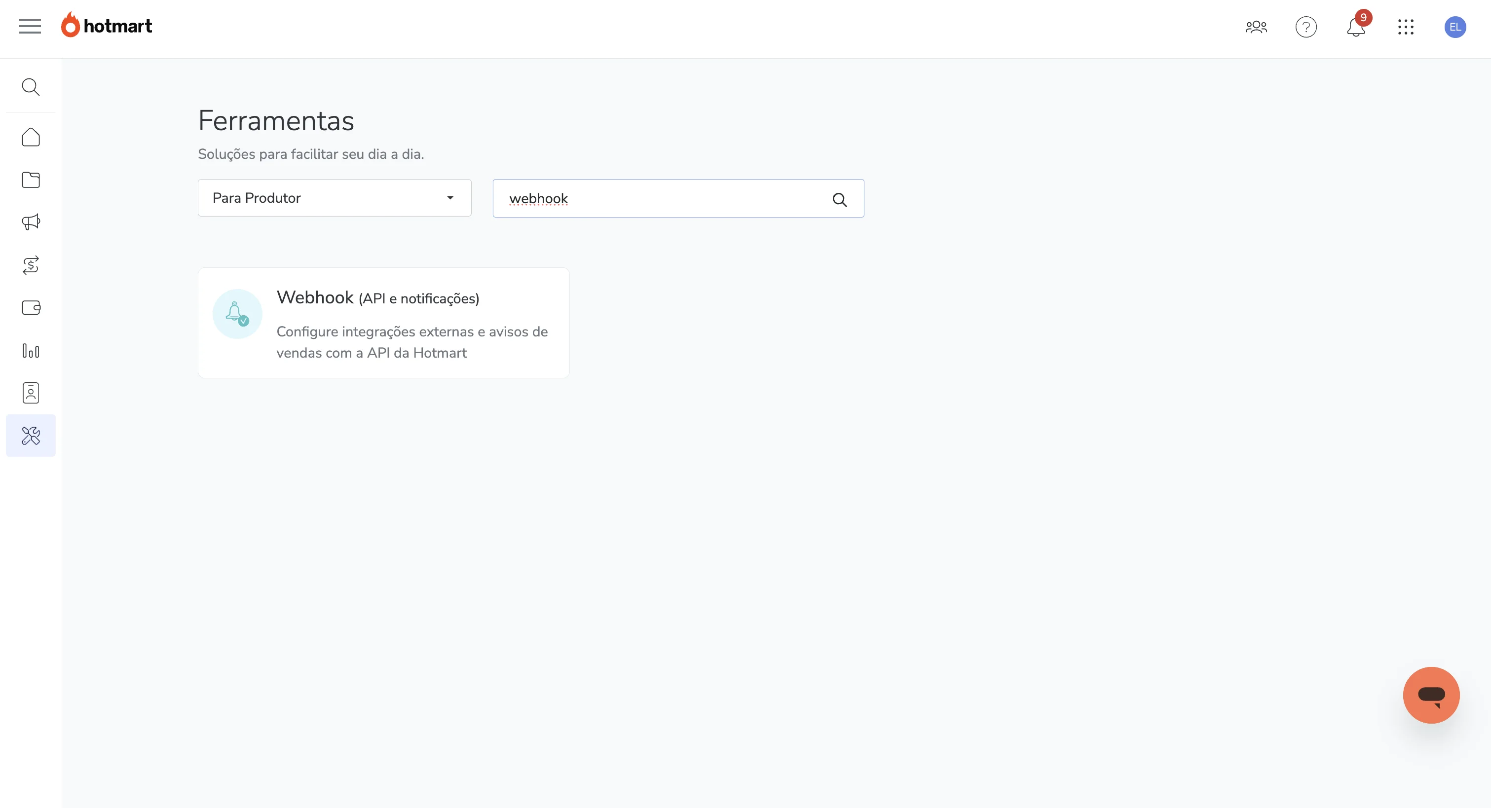 Tela de Ferramentas da Hotmart mostrando a lista de webhooks cadastrados e o botão + Cadastrar Webhook.